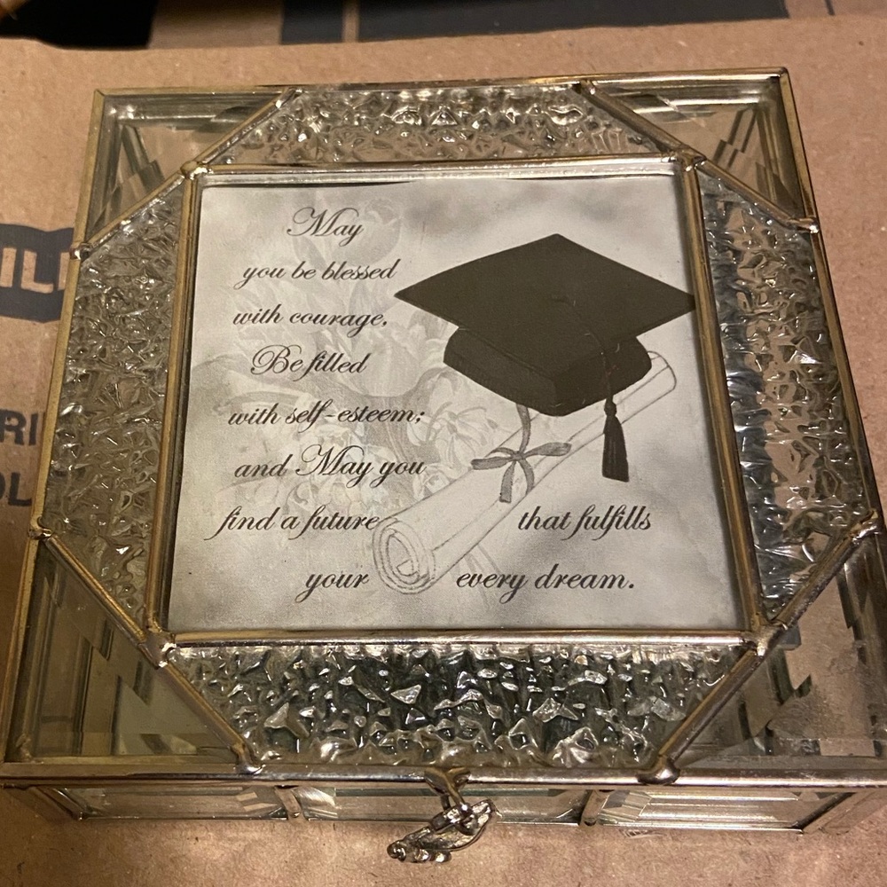 G.I.L.I. Glass graduation Keepsake Box with Black Cap
